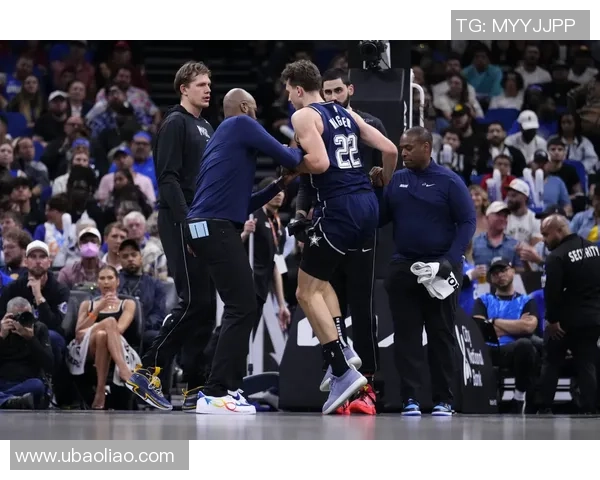 森林狼与快船激战正酣谁能在这场对决中笑到最后